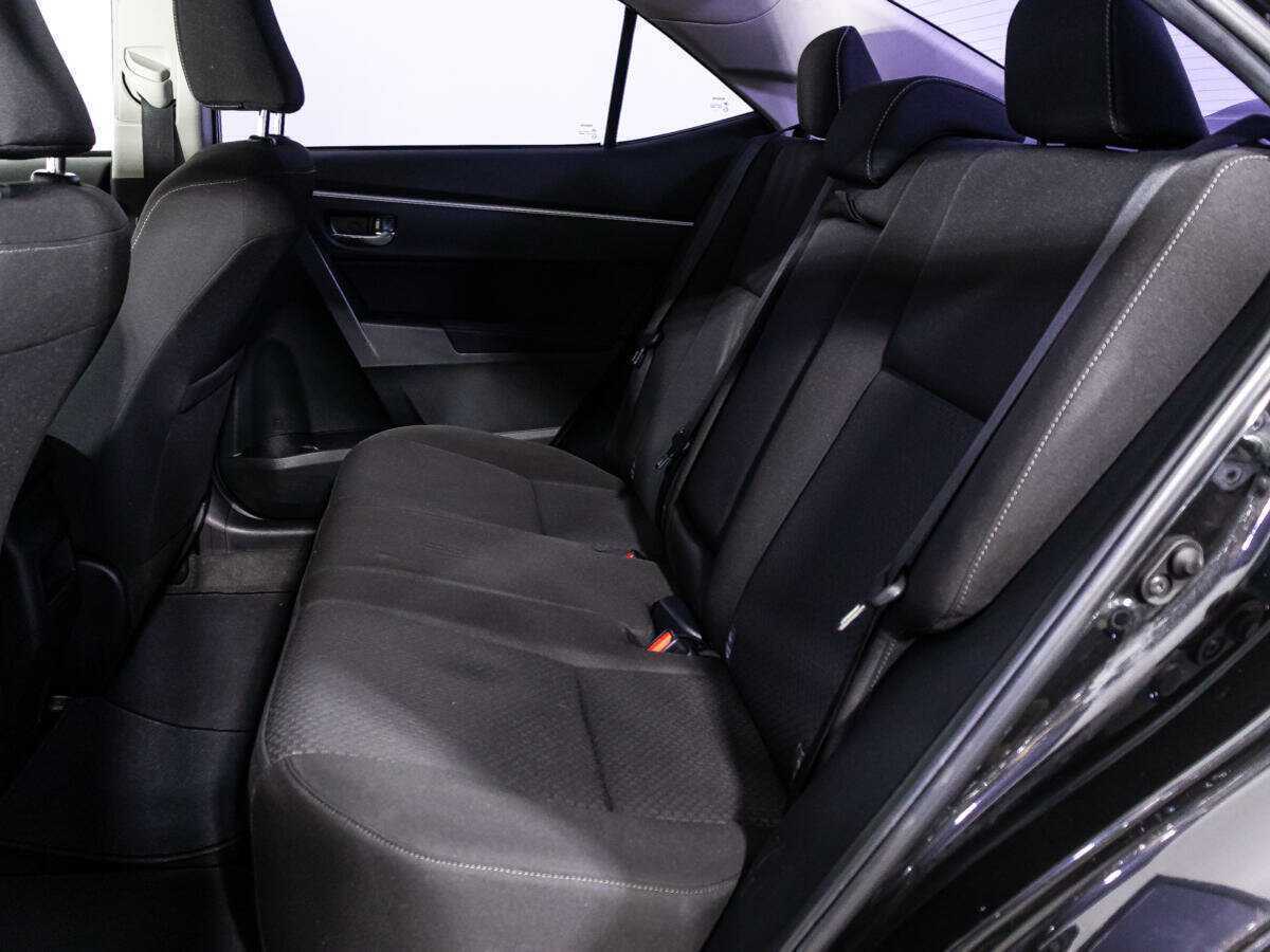 Б/У Тойота Королла 2013 года. Фото: #9