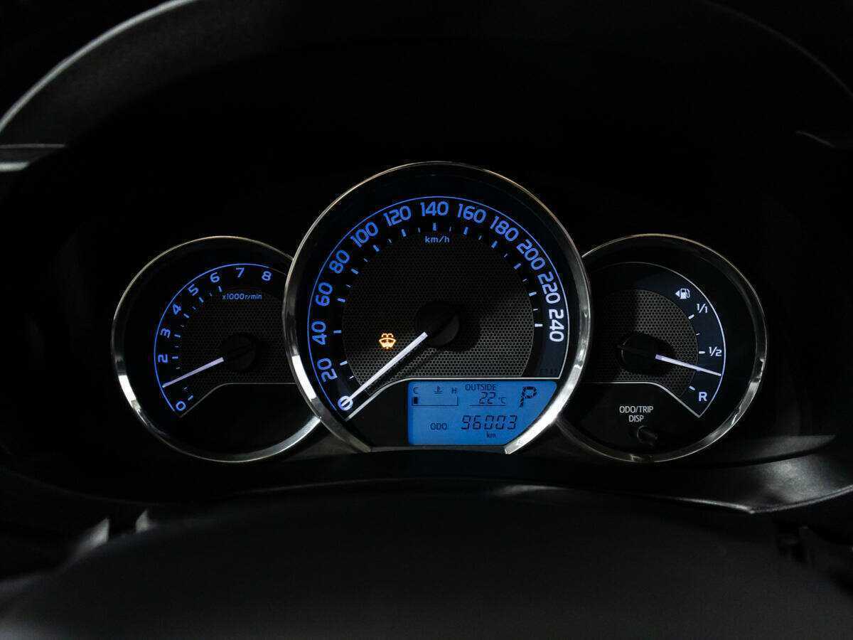 Б/У Тойота Королла 2013 года. Фото: #11