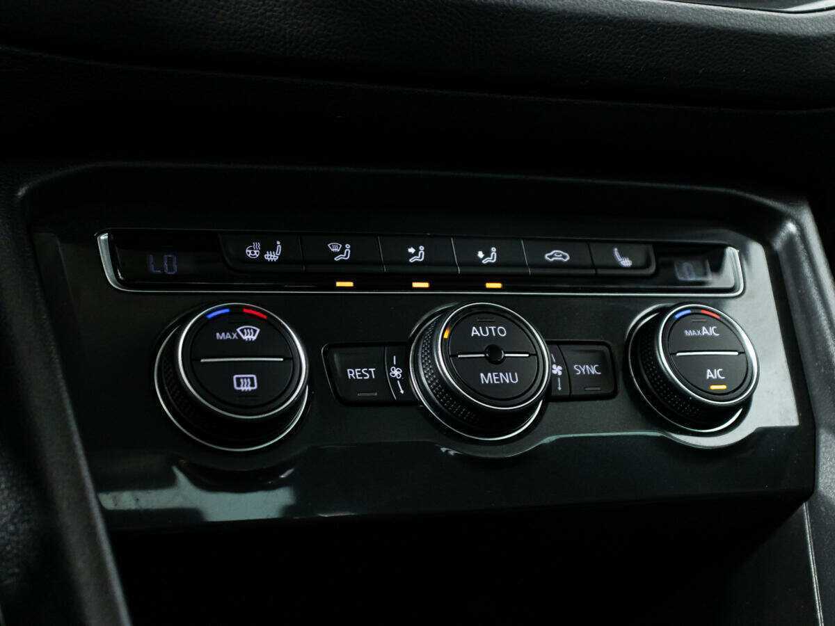 Б/У Фольксваген Тигуан 2018 года. Фото: #15