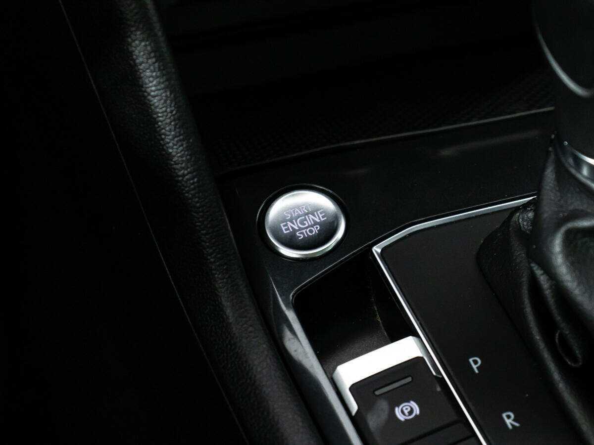 Б/У Фольксваген Тигуан 2018 года. Фото: #17