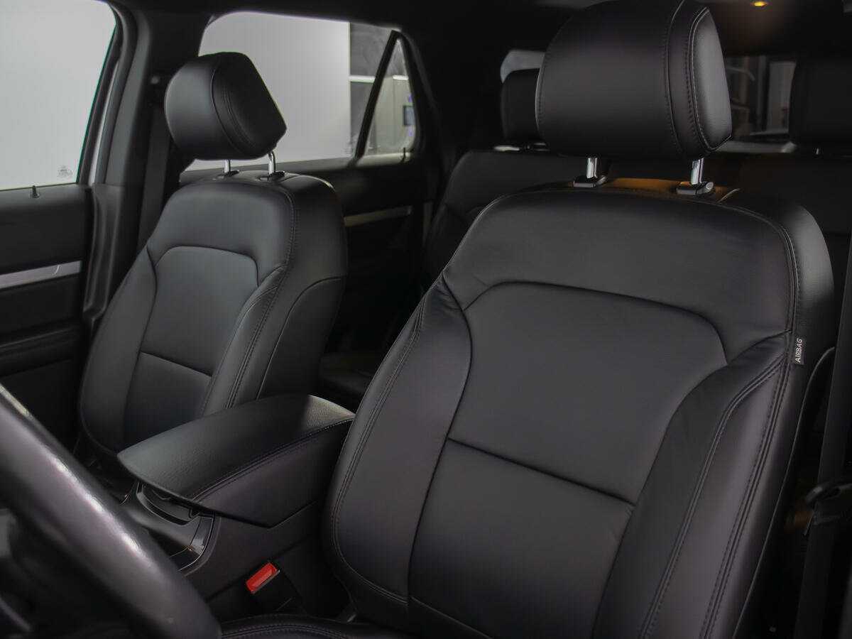 Ford Explorer 2017 года с пробегом. Фото: #13