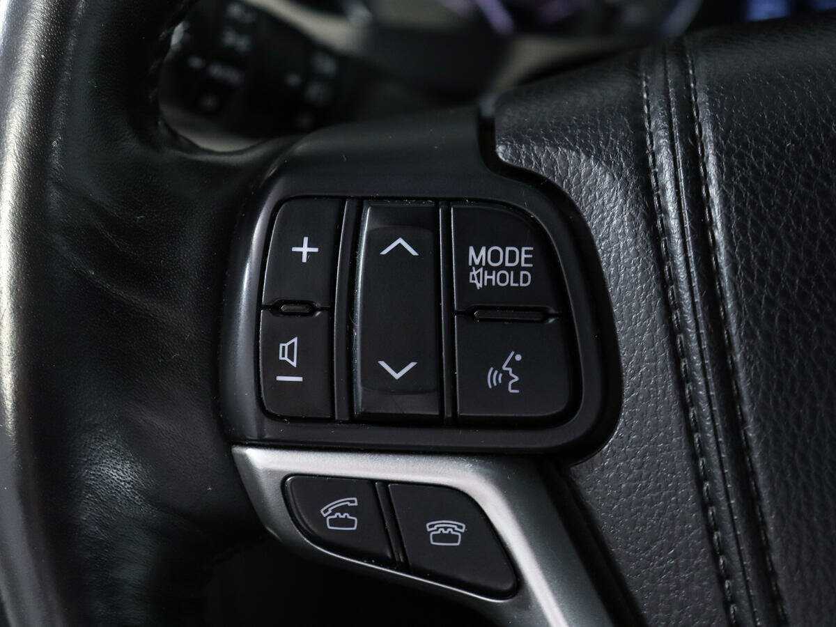 Б/У Тойота Хайлэндер 2014 года. Фото: #18