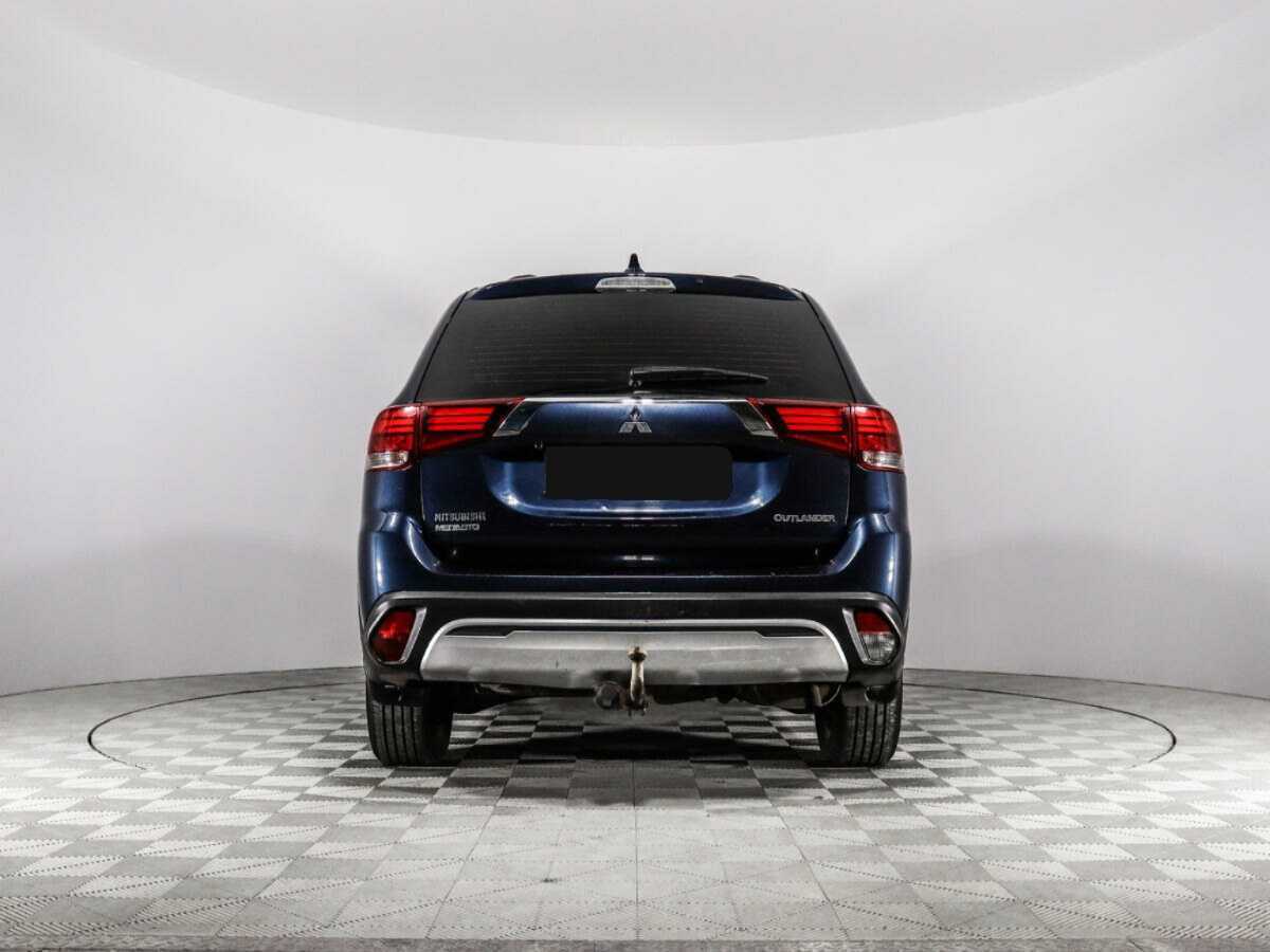 Б/У Митсубиши Оутлэндер 2018 года. Фото: #5