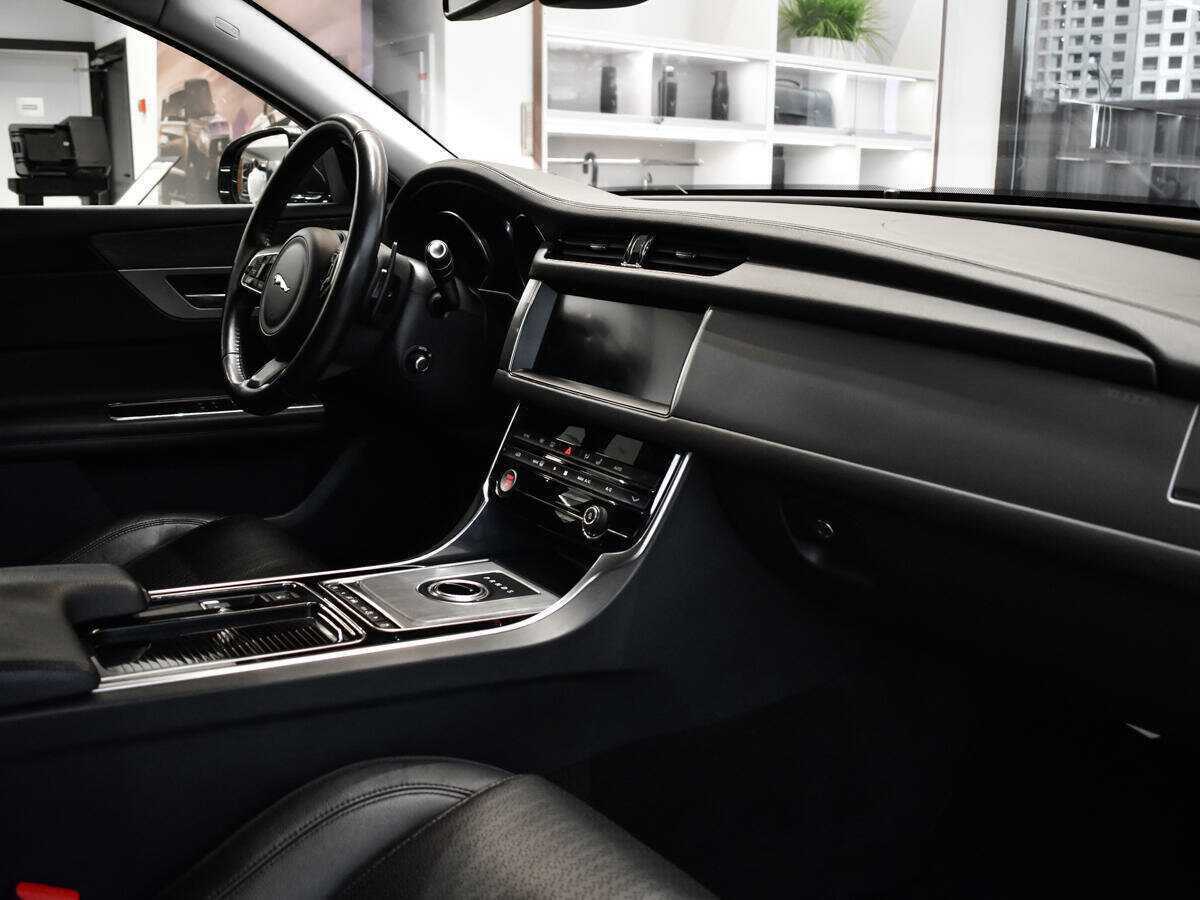 Jaguar XF 2016 года с пробегом. Фото: #4