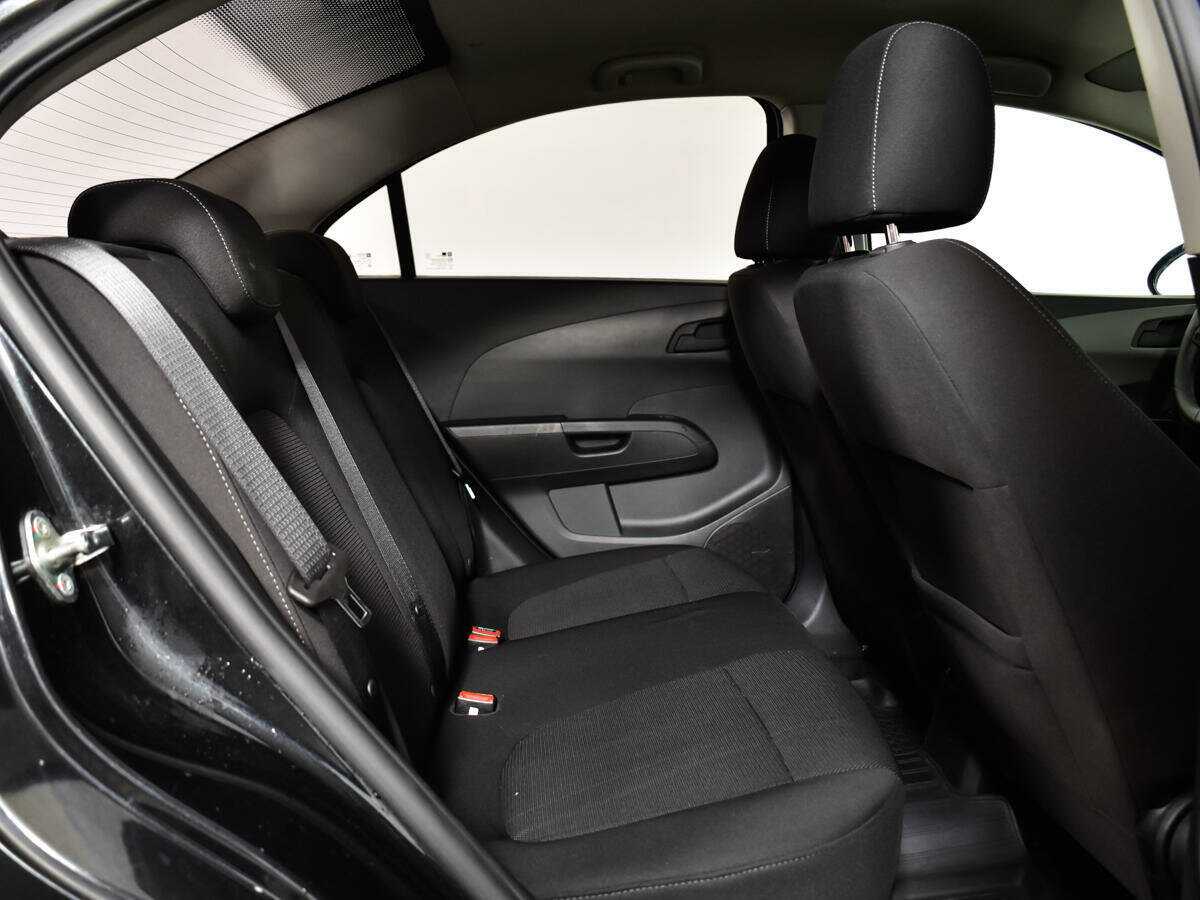 Б/У Шевроле Авео 2014 года. Фото: #9