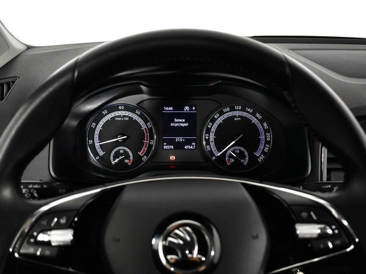 Б/У Шкода Карок 2021 года. Фото: #9