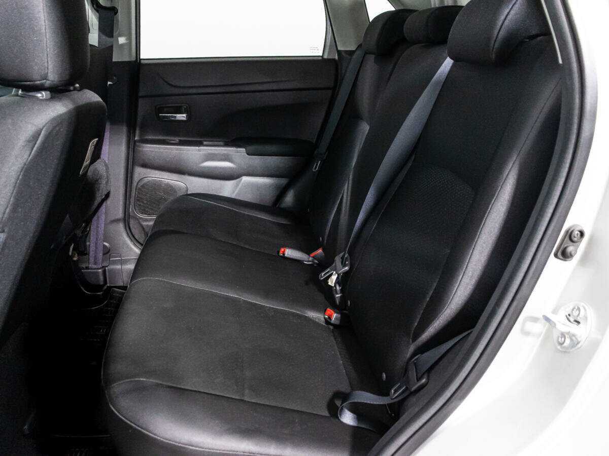 Б/У Митсубиши АС-Икс 2013 года. Фото: #9