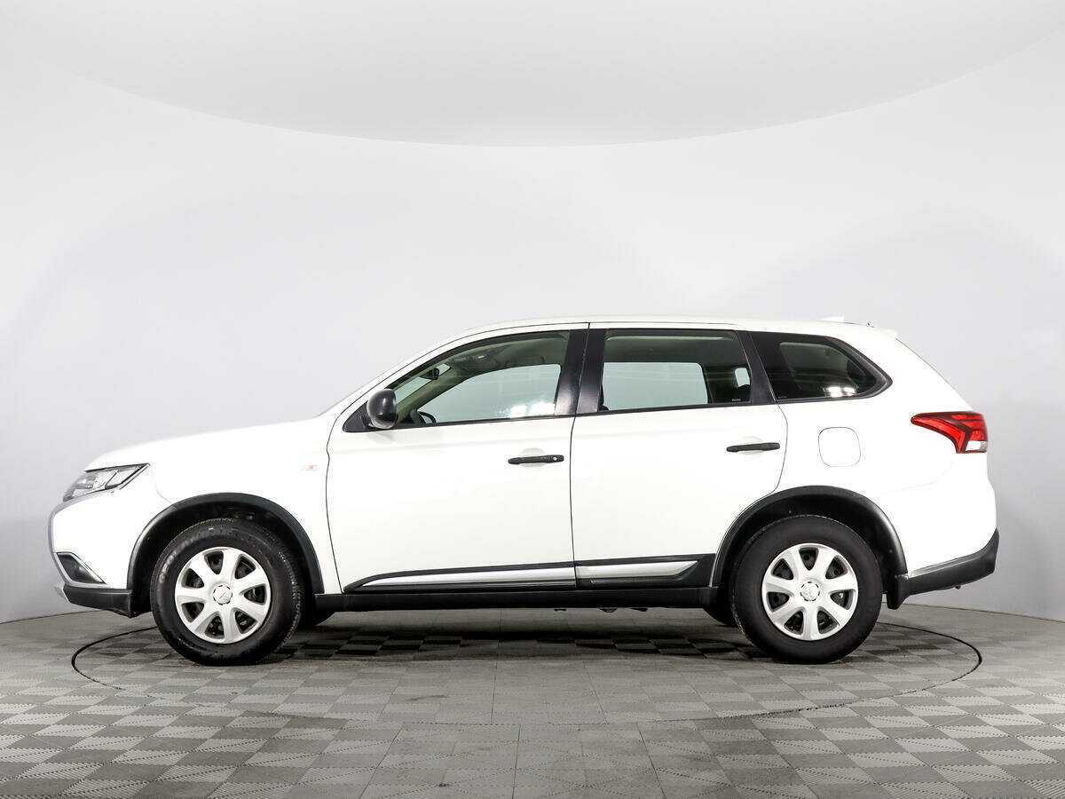 Б/У Митсубиши Оутлэндер 2018 года. Фото: #7