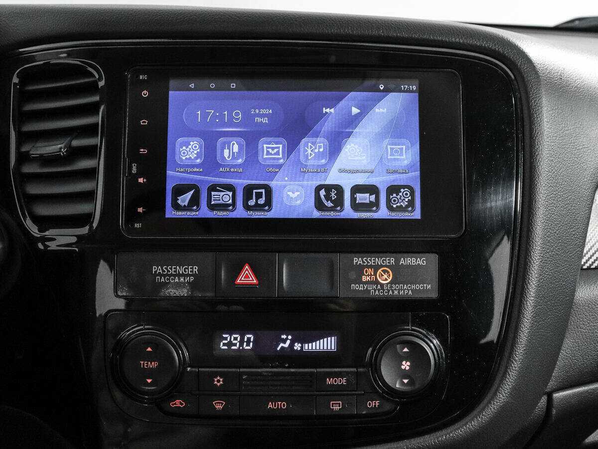 Б/У Митсубиши Оутлэндер 2018 года. Фото: #12