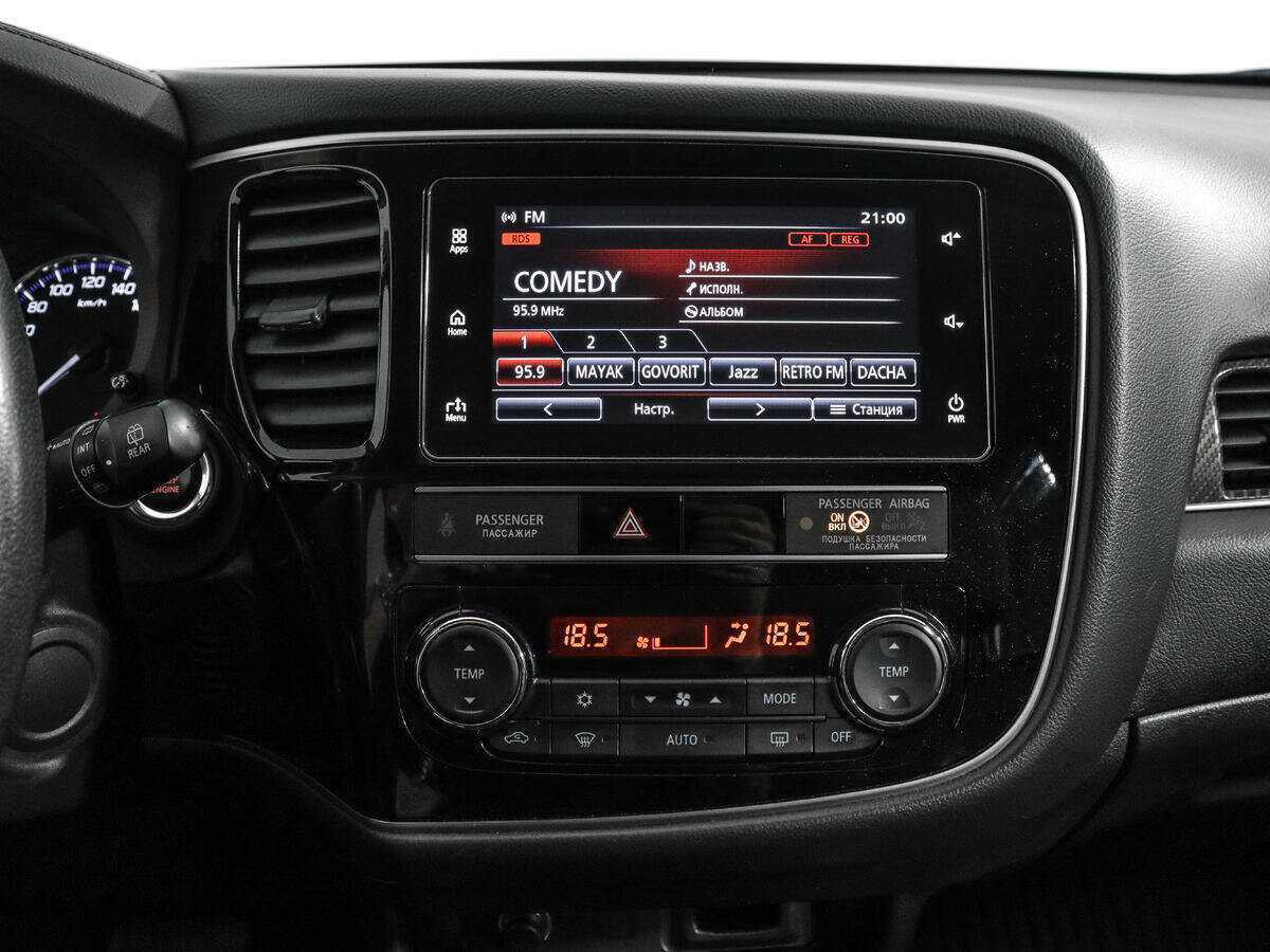 Б/У Митсубиши Оутлэндер 2019 года. Фото: #10