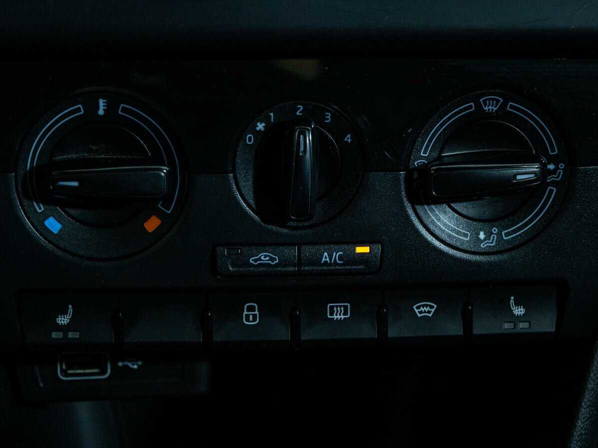 Б/У Шкода Рапид 2019 года. Фото: #10