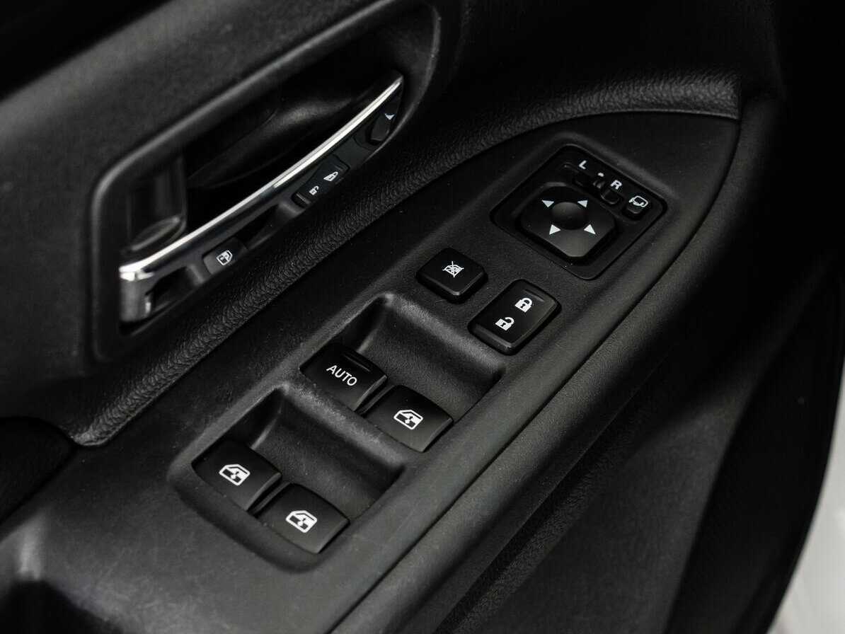 Б/У Митсубиши Оутлэндер 2017 года. Фото: #16