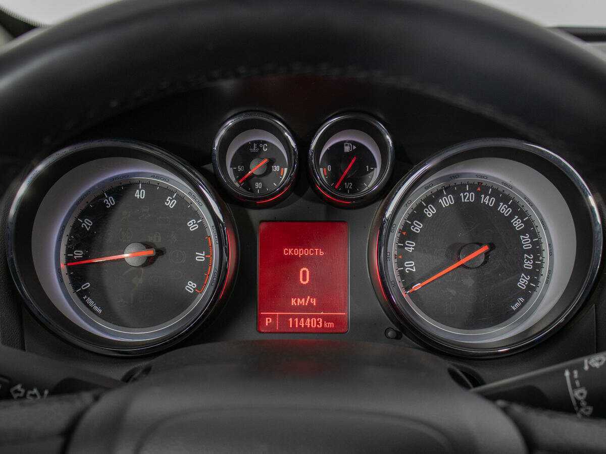 Б/У Опель Астра 2014 года. Фото: #11