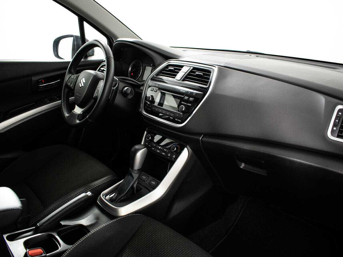 Б/У Сузуки С-Икс4 2020 года. Фото: #8