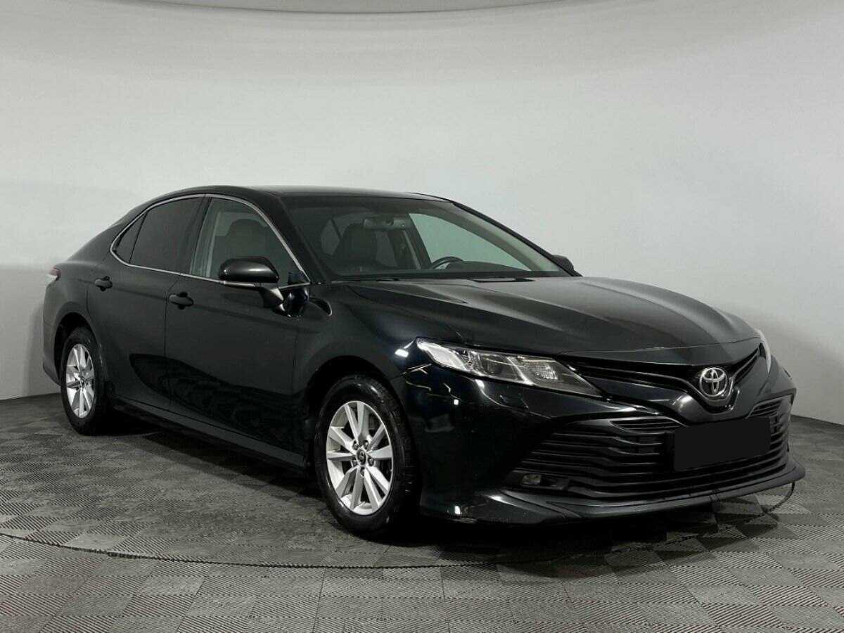 Toyota Camry 2019 года с пробегом. Фото: #2