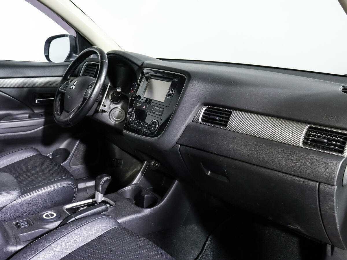 Б/У Митсубиши Оутлэндер 2012 года. Фото: #9