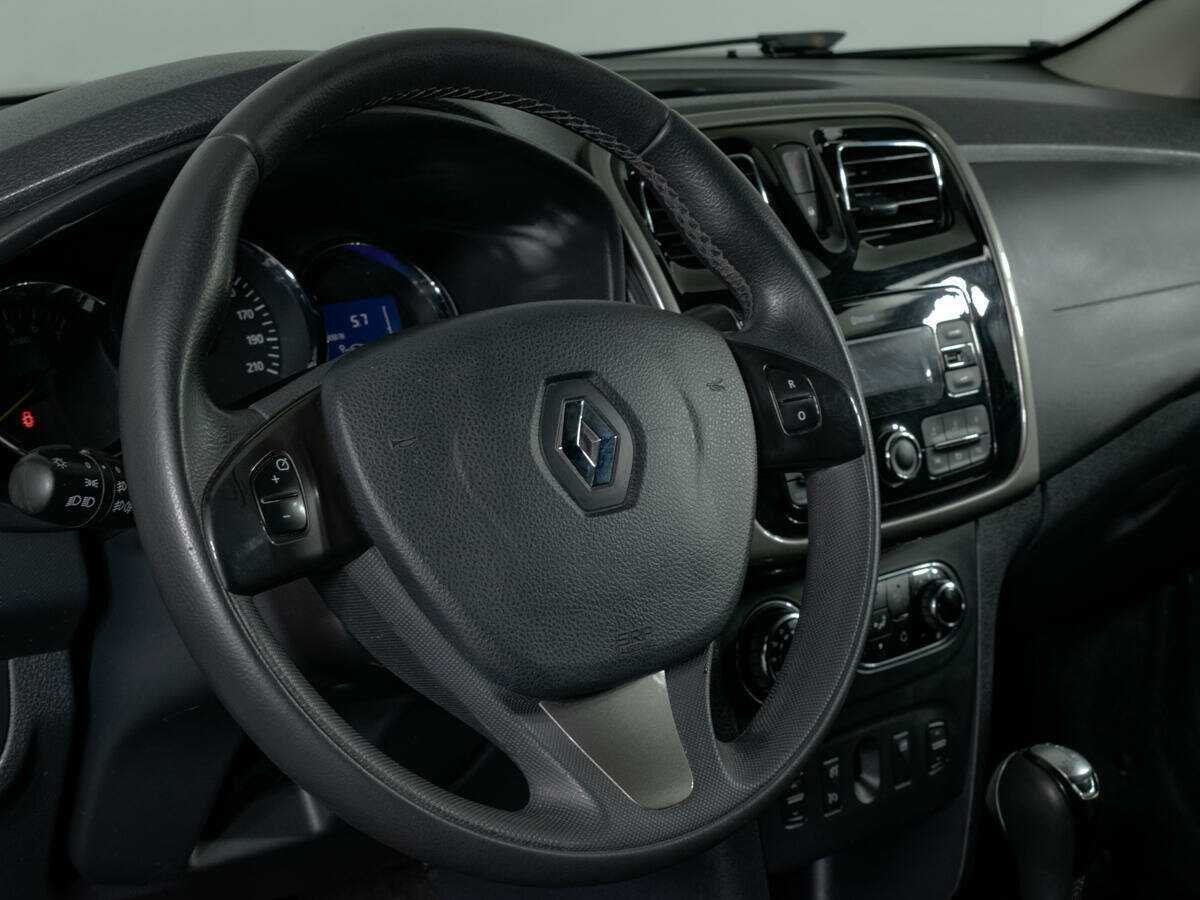 Б/У Рено Сандеро 2017 года. Фото: #13