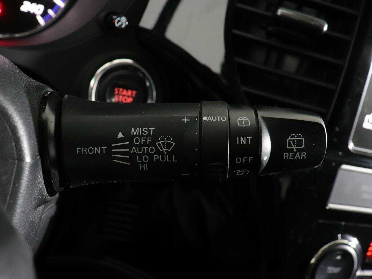 Б/У Митсубиши Оутлэндер 2019 года. Фото: #17