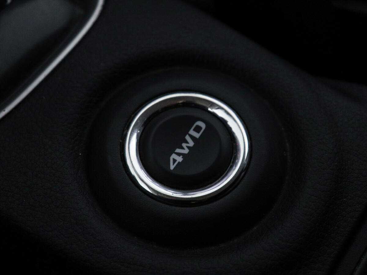 Б/У Митсубиши Оутлэндер 2015 года. Фото: #14