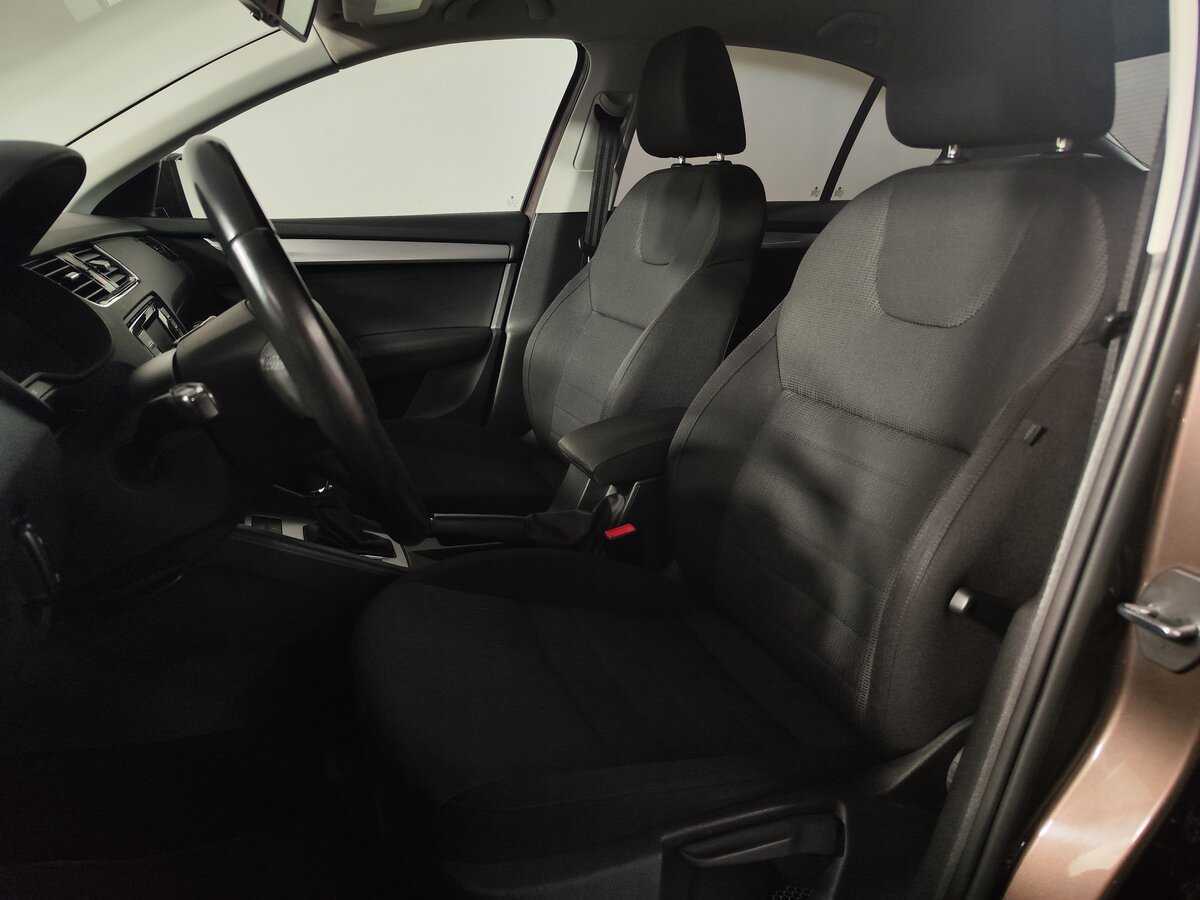 Б/У Шкода Октавия 2014 года. Фото: #11