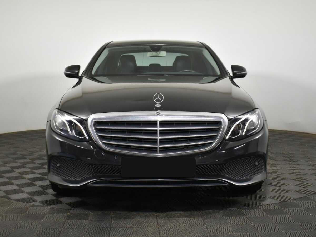 Mercedes-Benz E-Класс 2018 года с пробегом. Фото: #1