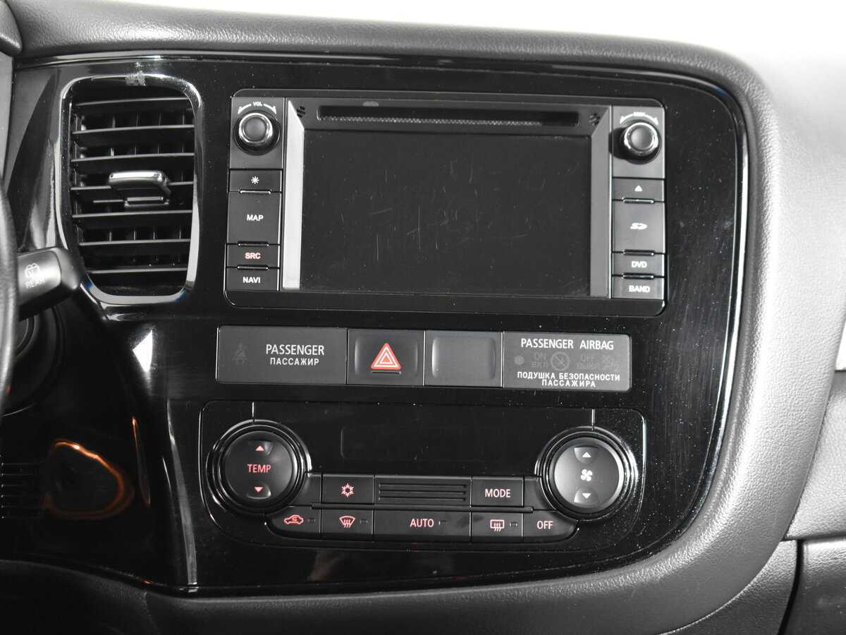 Б/У Митсубиши Оутлэндер 2017 года. Фото: #13