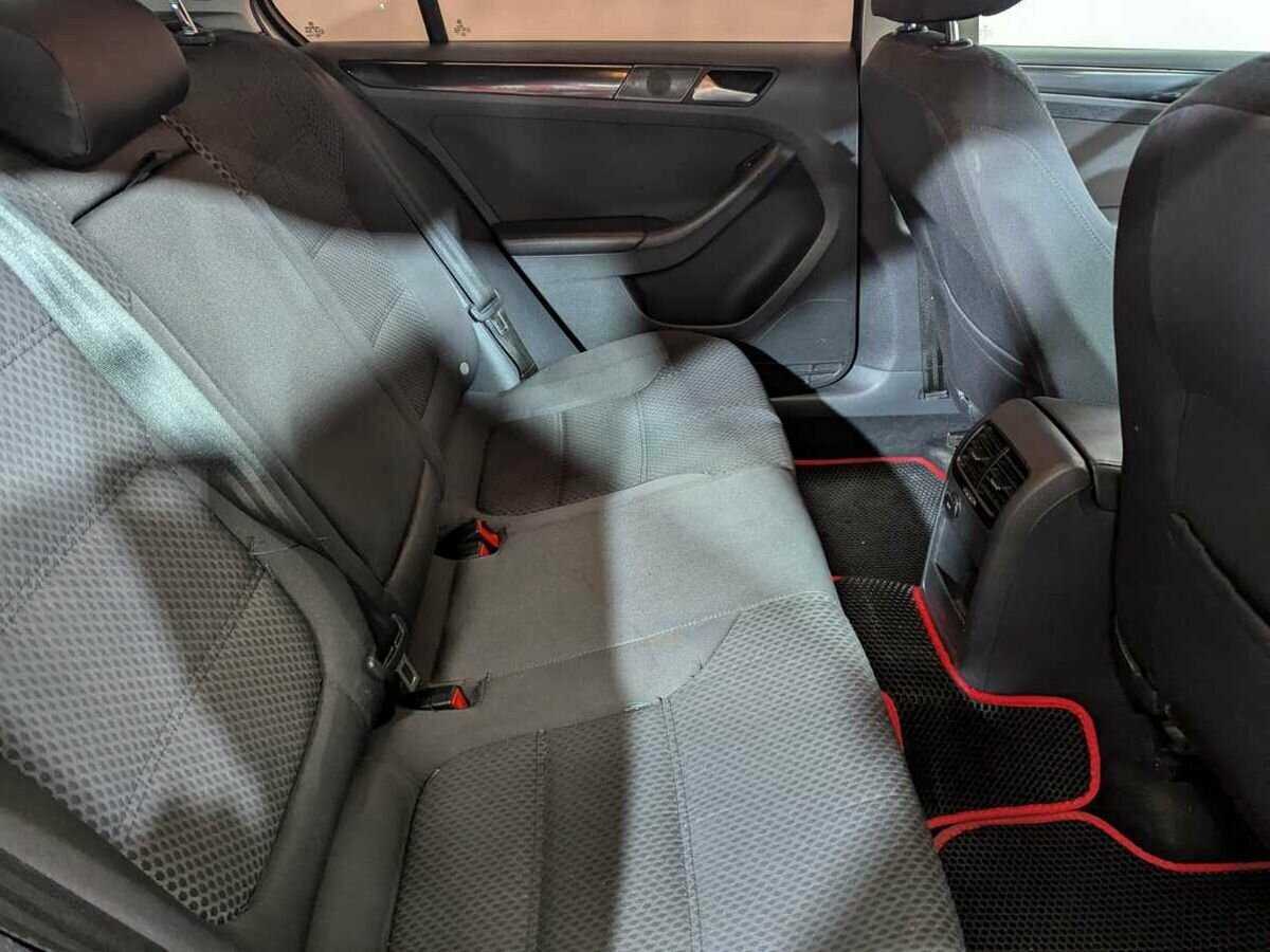 Б/У Фольксваген Джетта 2012 года. Фото: #8