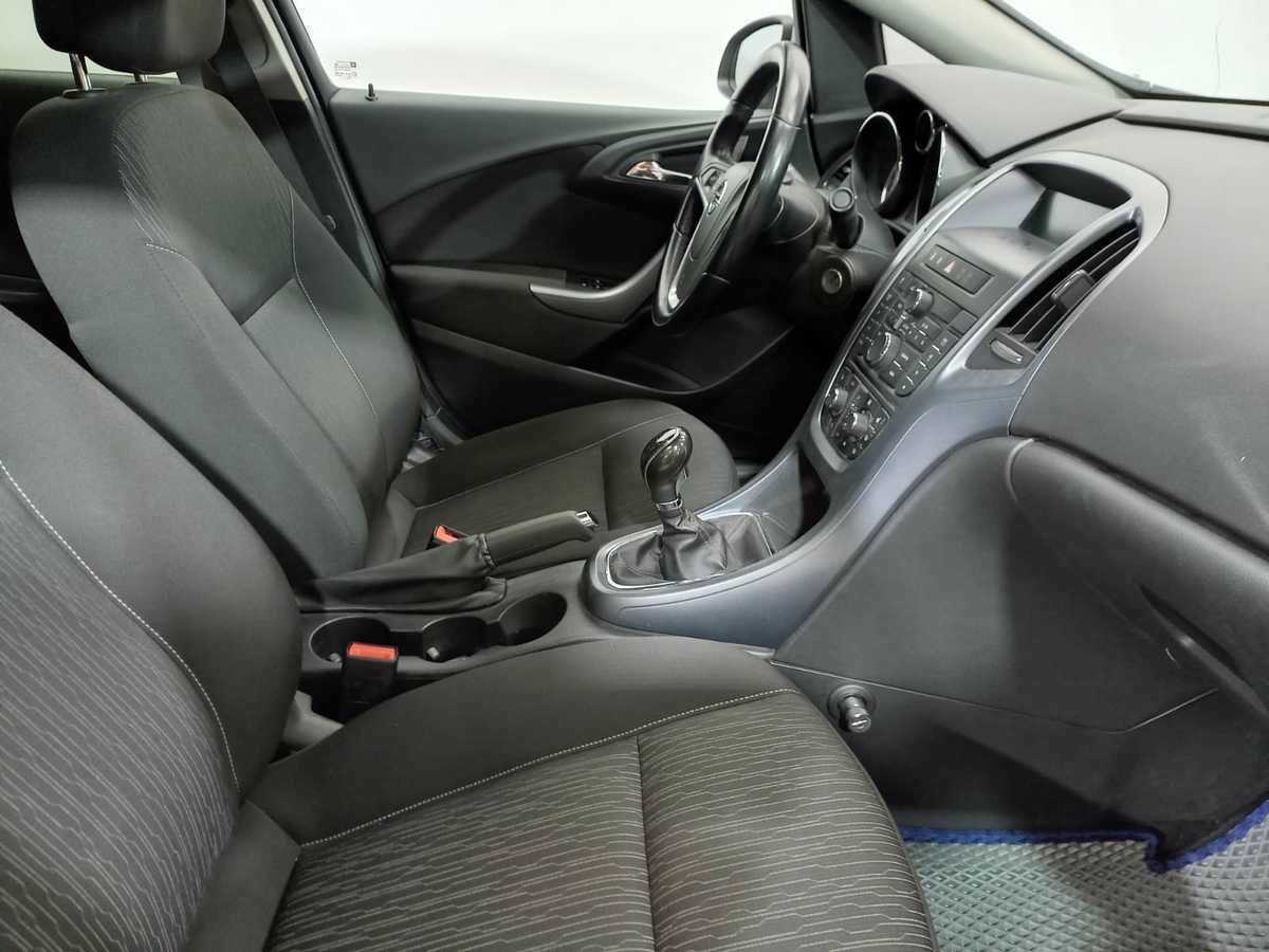 Opel Astra 2012 года с пробегом. Фото: #9