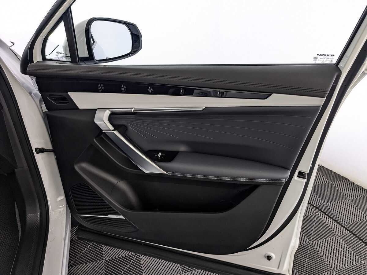 Geely Atlas 2024 года с пробегом. Фото: #18