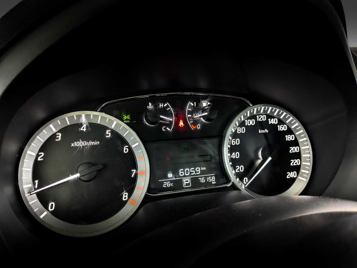 Б/У Ниссан Сентра 2015 года. Фото: #10