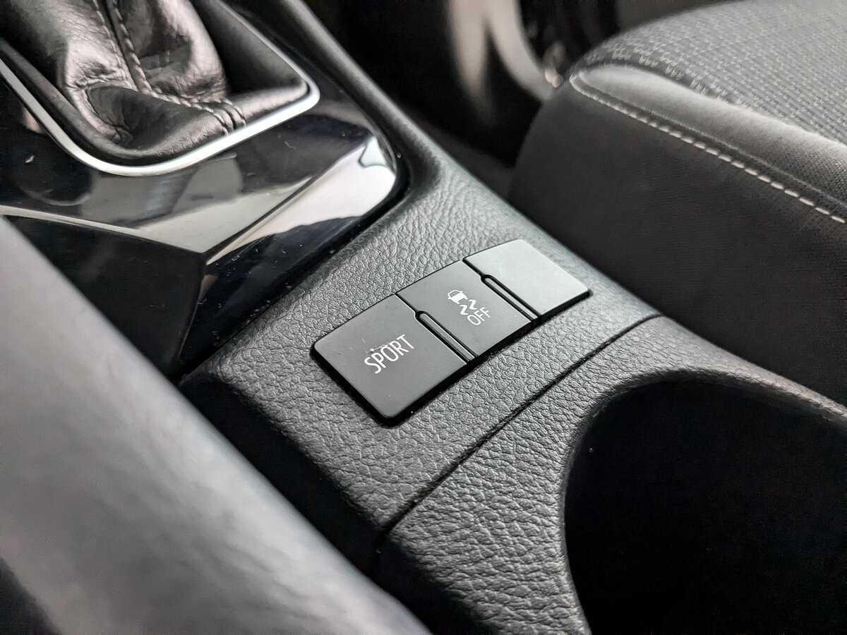 Б/У Тойота Королла 2017 года. Фото: #21