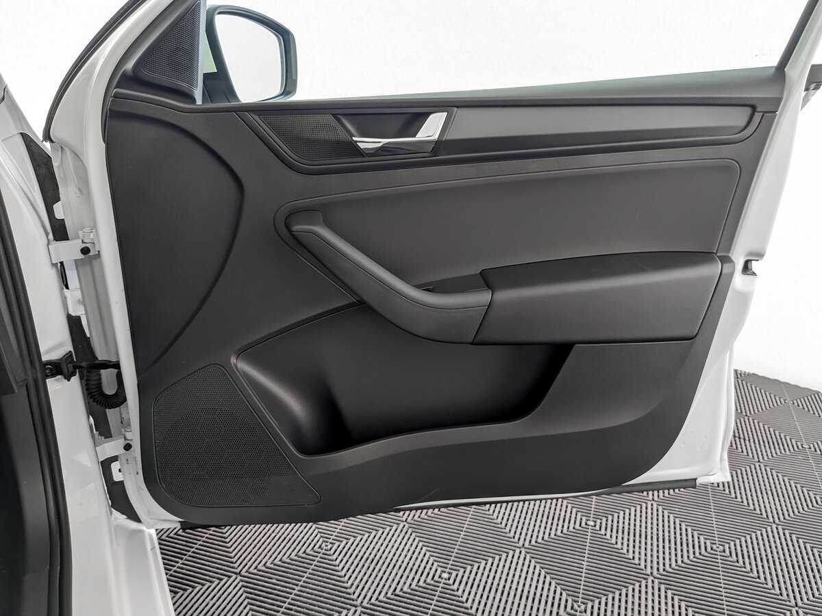 Б/У Шкода Рапид 2021 года. Фото: #19