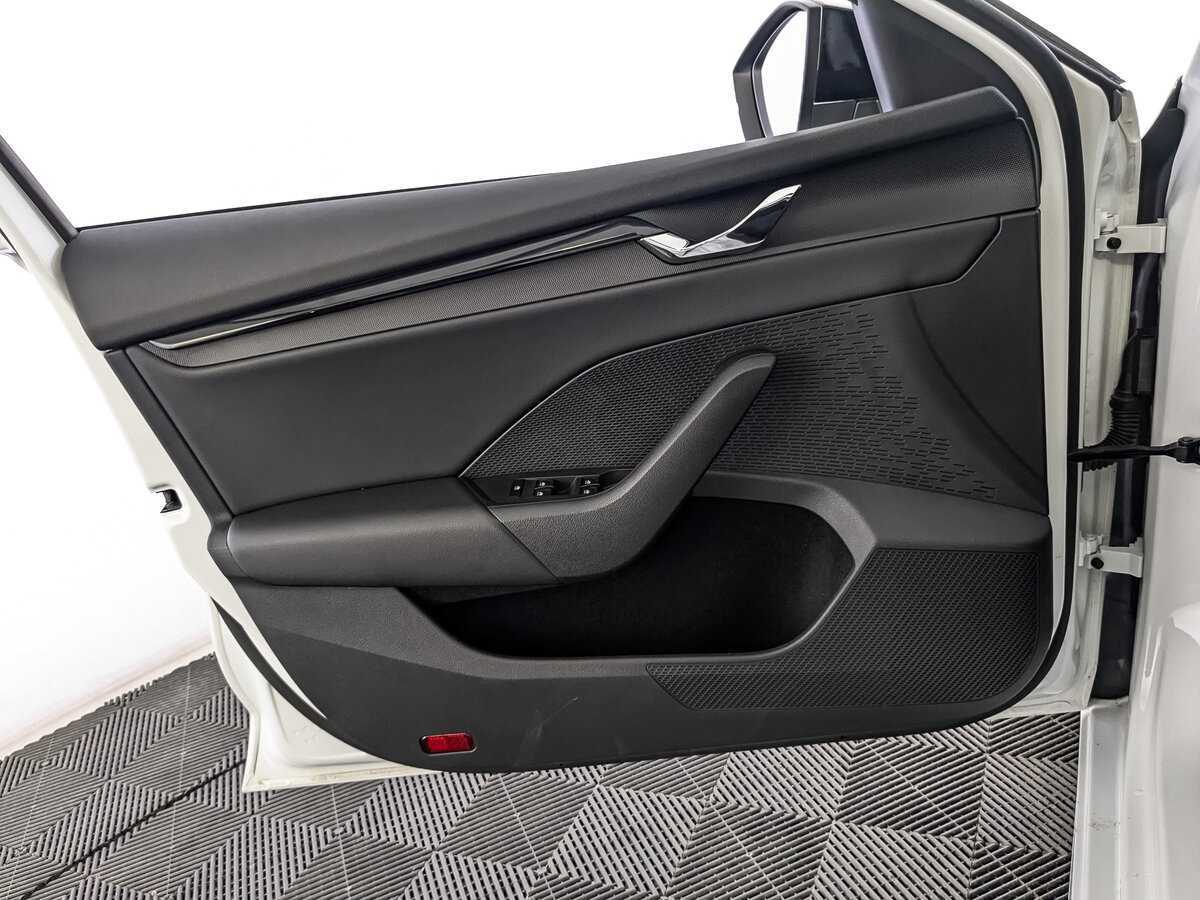 Б/У Шкода Октавия 2021 года. Фото: #13