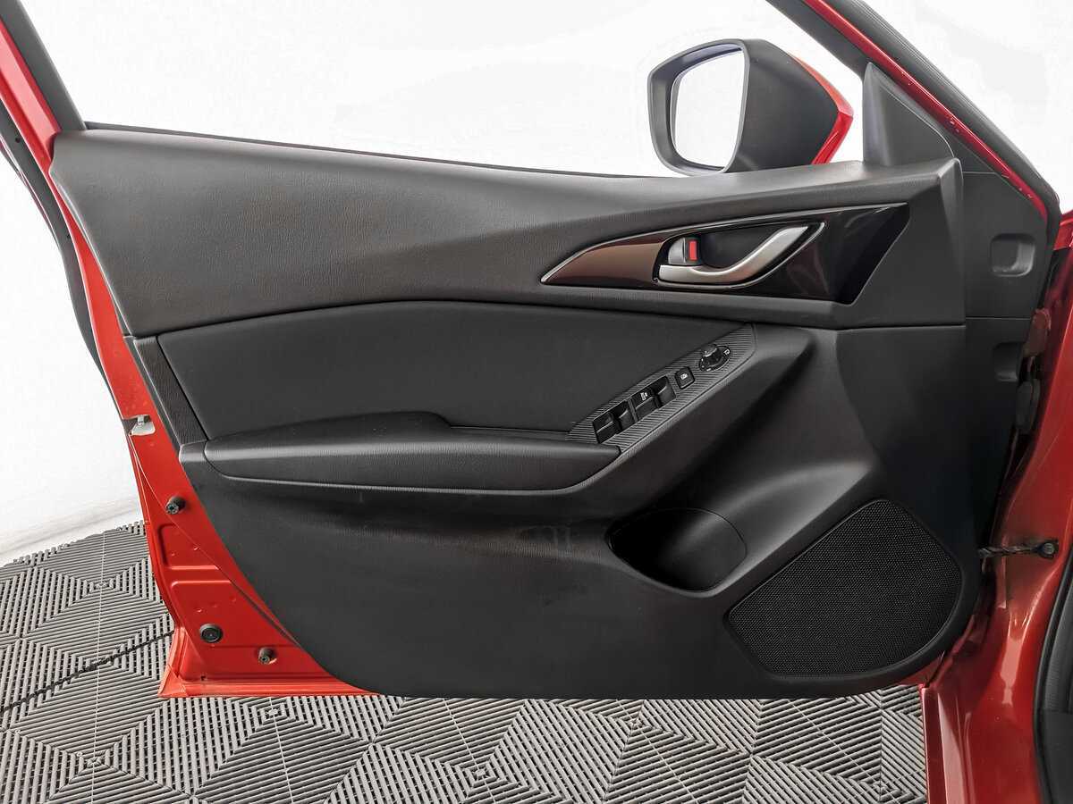 Б/У Мазда 3 2015 года. Фото: #14