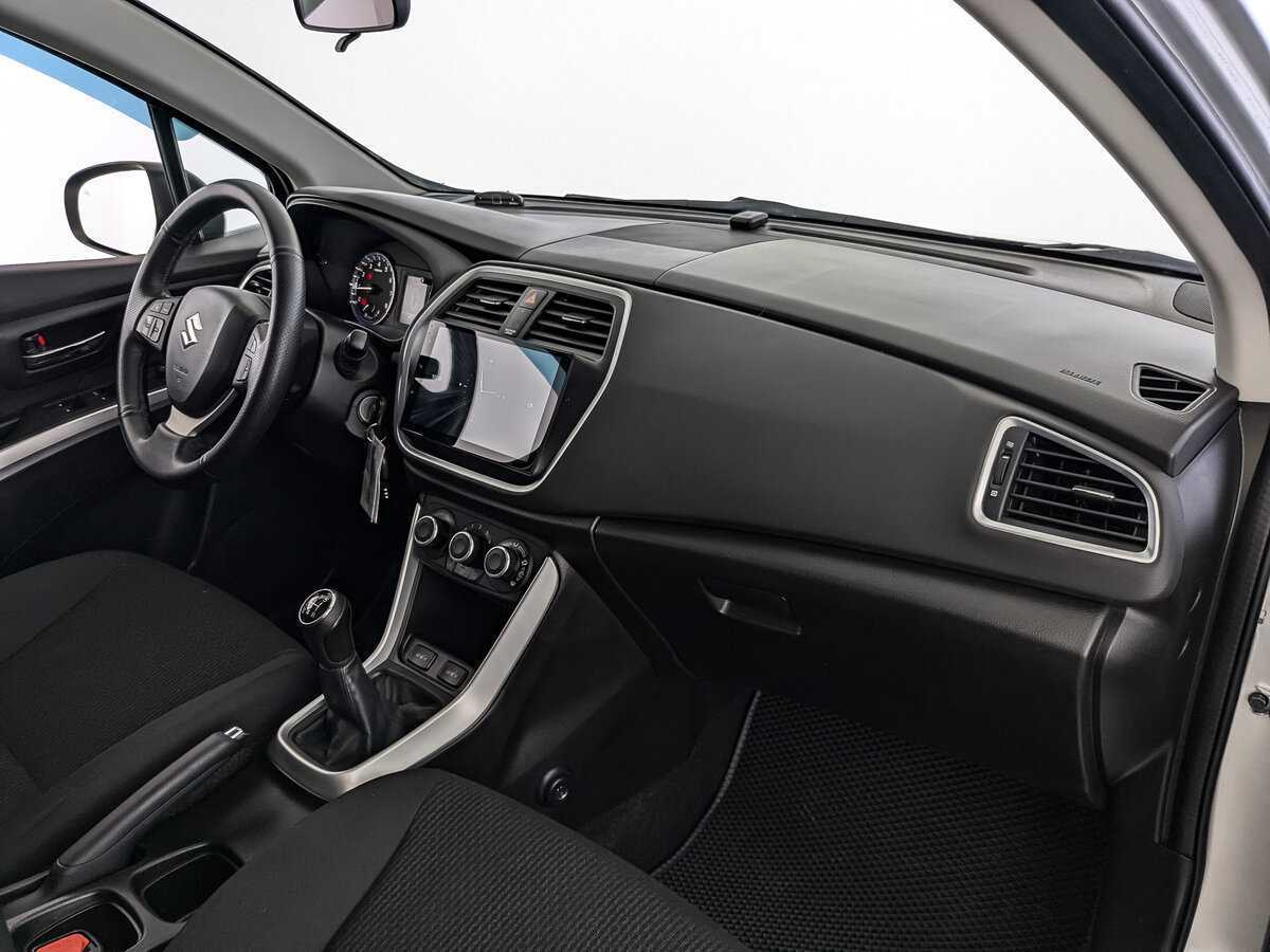 Б/У Сузуки С-Икс4 2018 года. Фото: #8