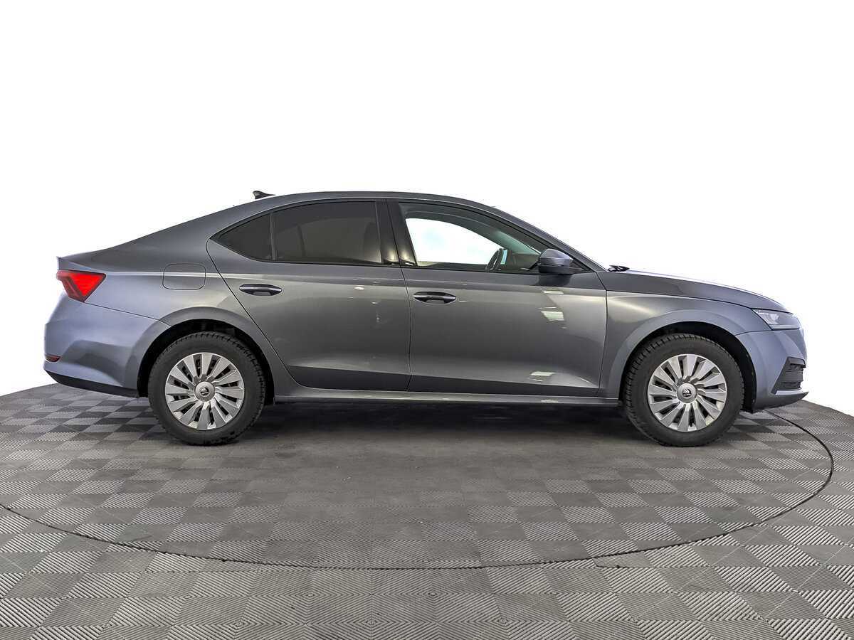 Б/У Шкода Октавия 2021 года. Фото: #3