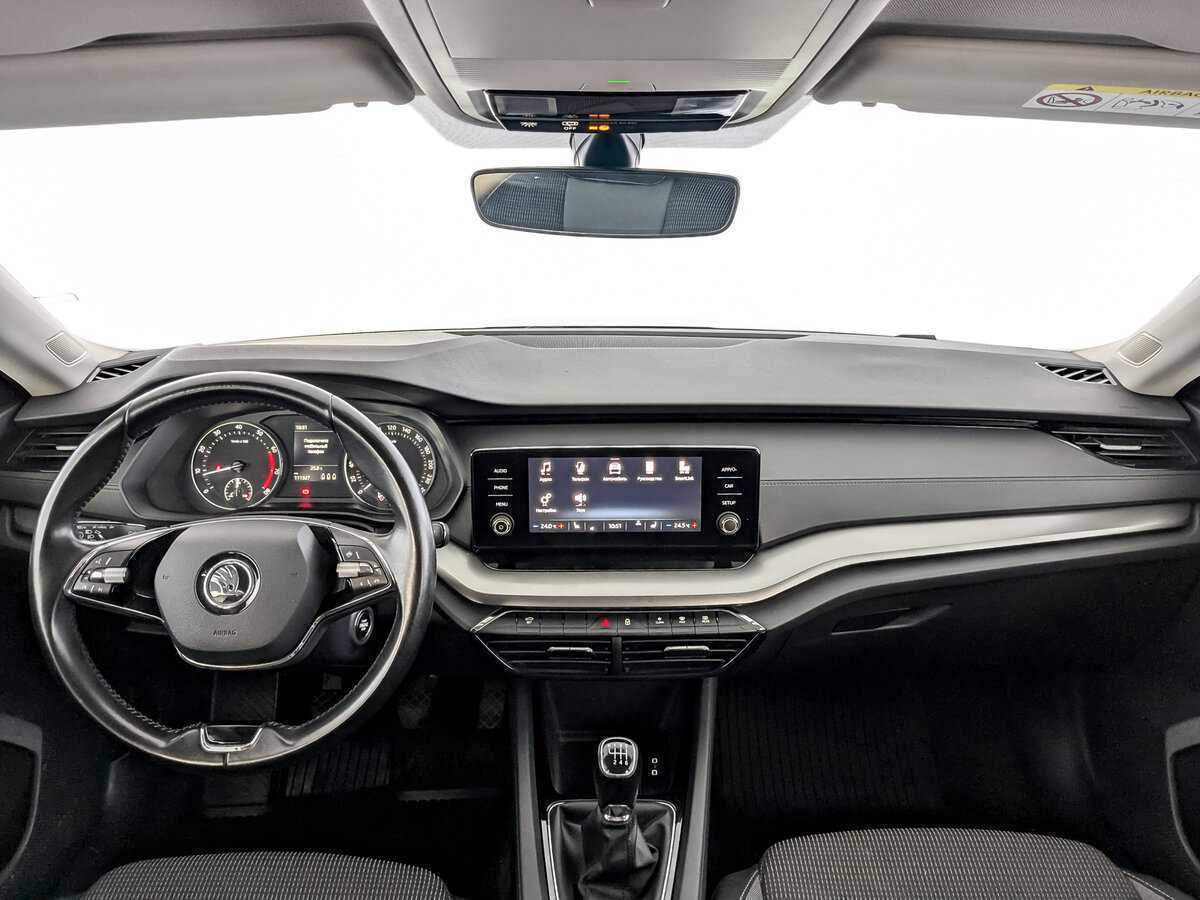 Б/У Шкода Октавия 2021 года. Фото: #11