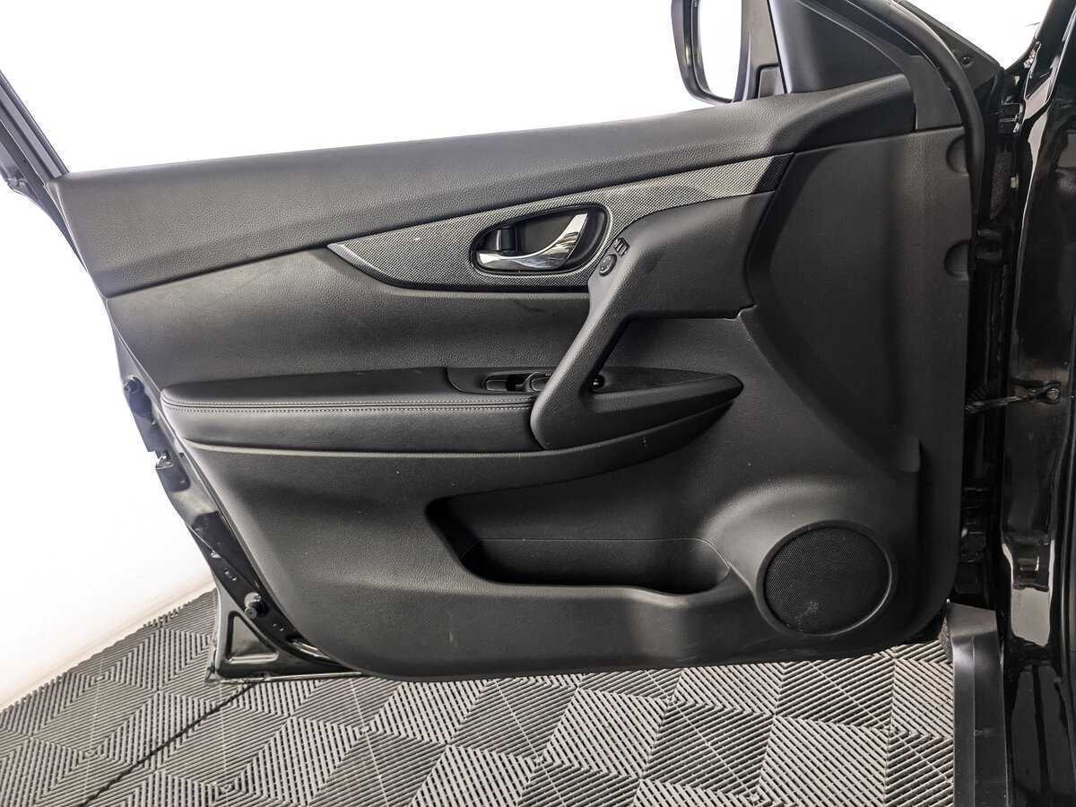 Б/У Ниссан Икс-Трейл 2015 года. Фото: #13