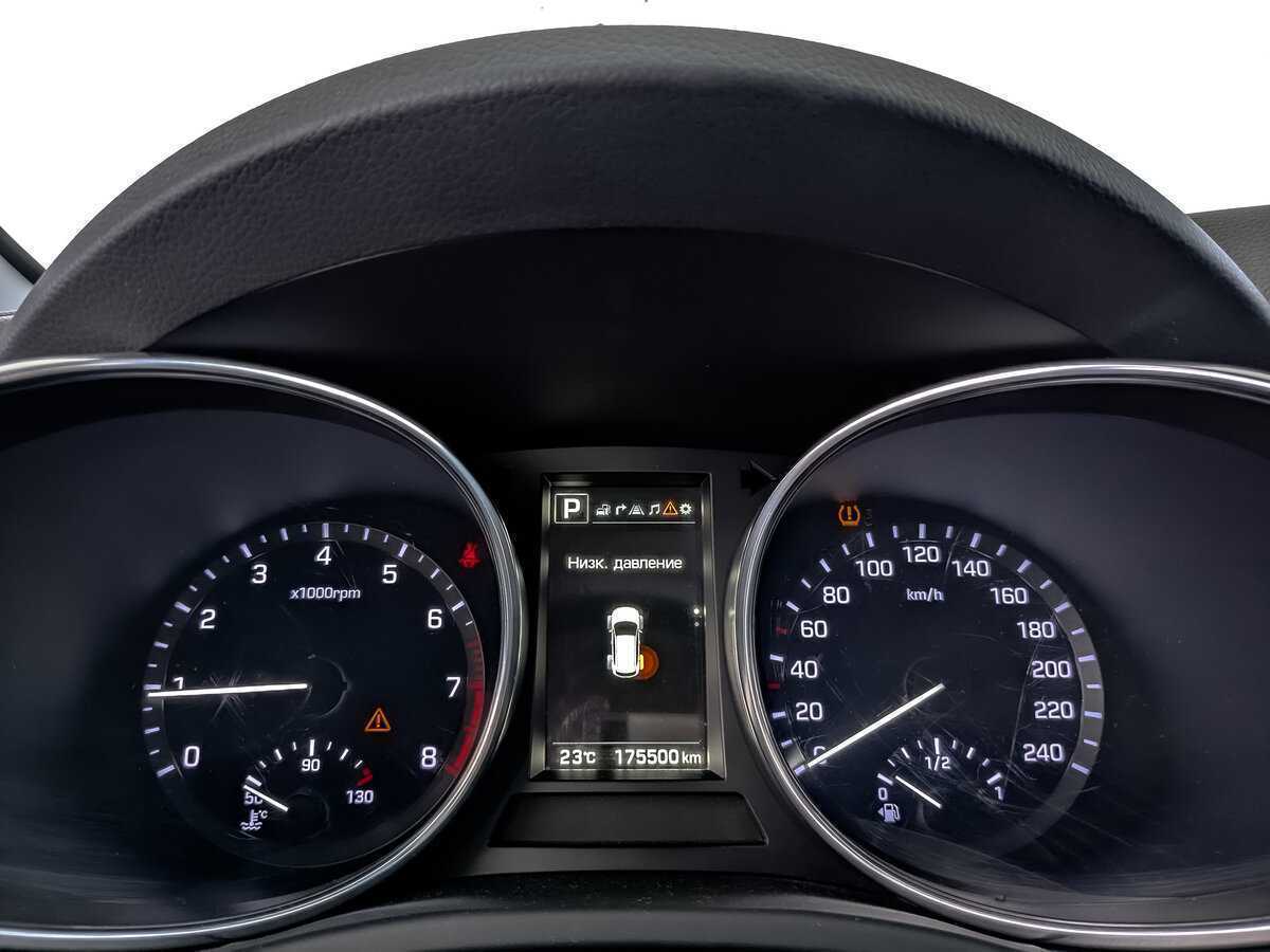 Б/У Хендай Санта Фе 2017 года. Фото: #11