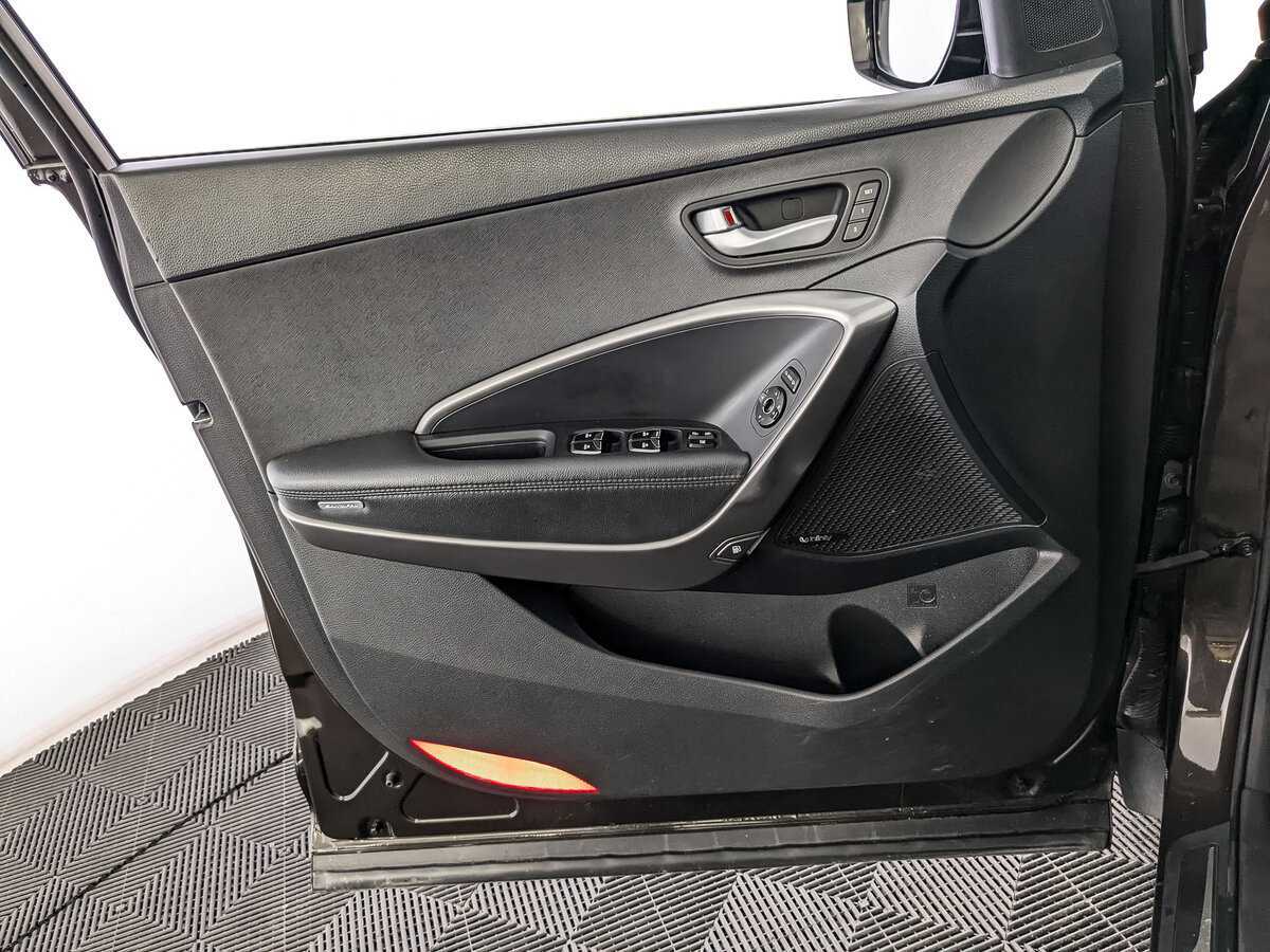 Б/У Хендай Санта Фе 2017 года. Фото: #14