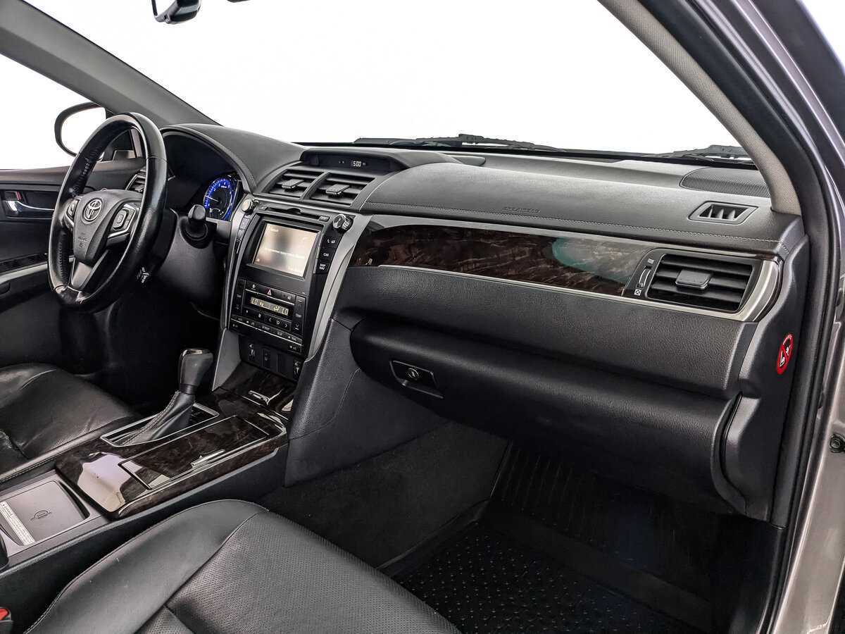 Б/У Тойота Камри 2016 года. Фото: #8