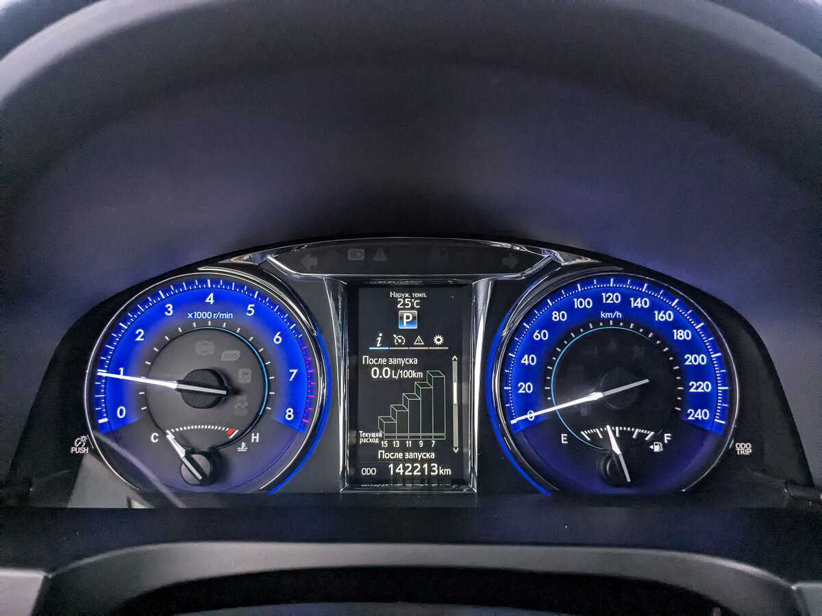 Б/У Тойота Камри 2016 года. Фото: #11