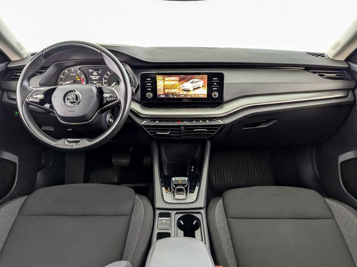 Б/У Шкода Октавия 2021 года. Фото: #11