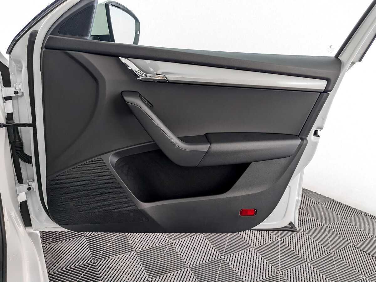 Б/У Шкода Октавия 2020 года. Фото: #19