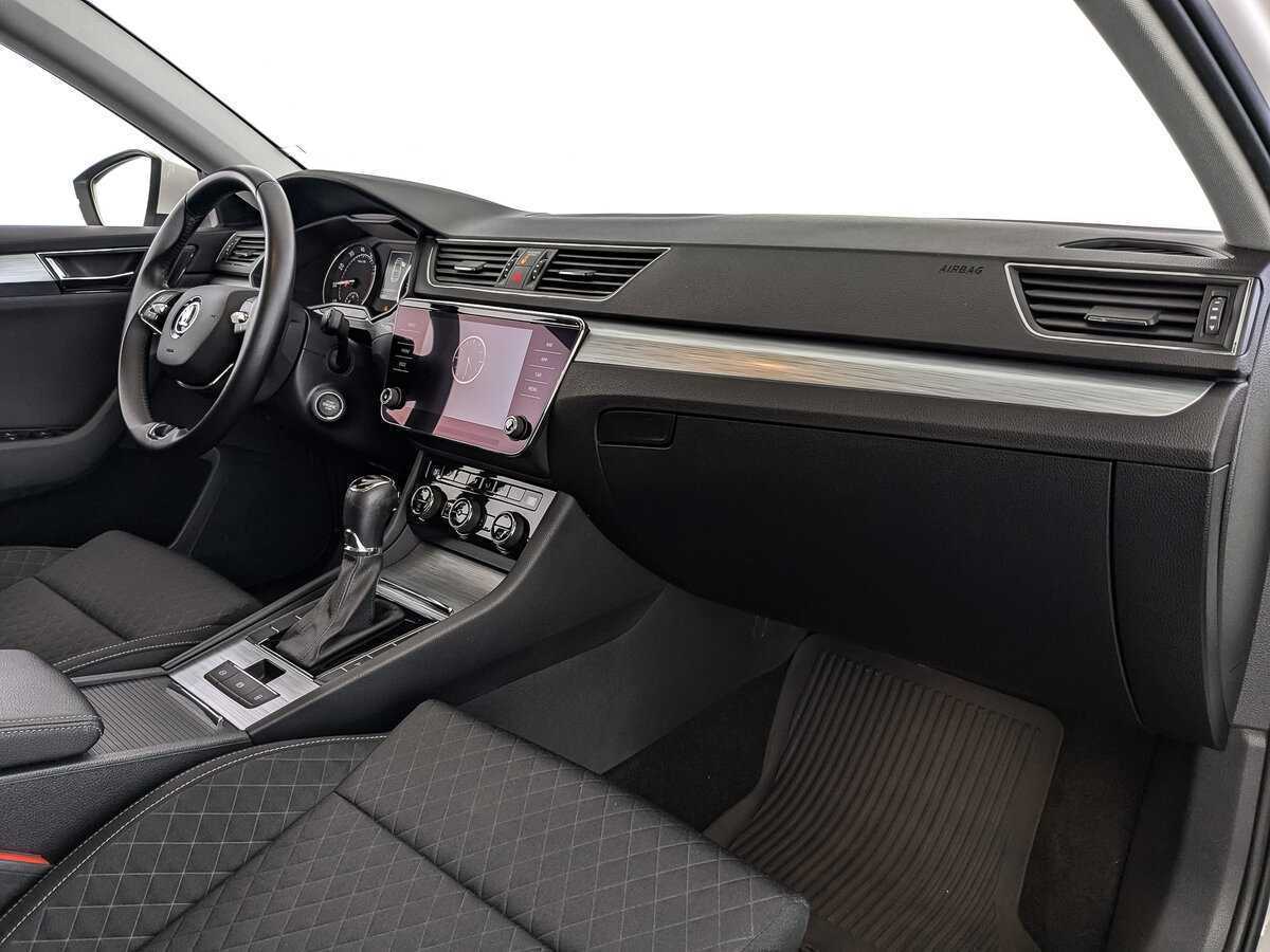 Skoda Superb 2021 года с пробегом. Фото: #8