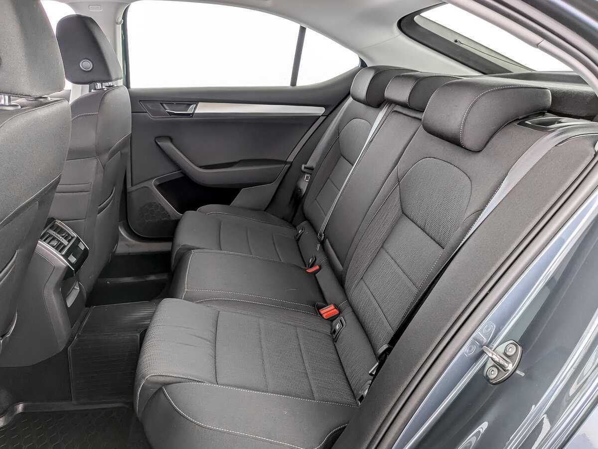 Б/У Шкода Суперб 2019 года. Фото: #9