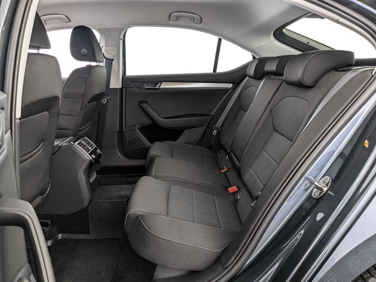 Б/У Шкода Суперб 2019 года. Фото: #13