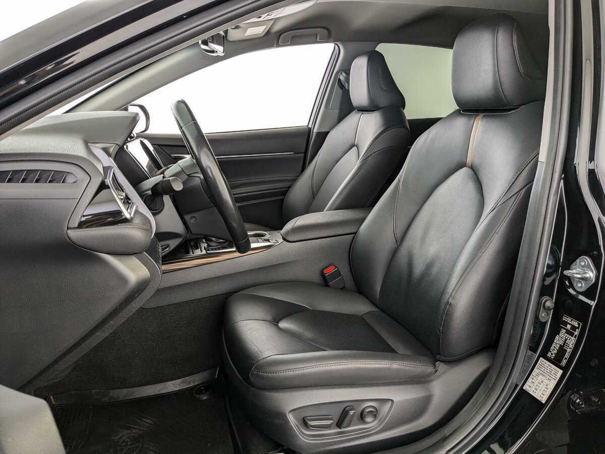 Toyota Camry 2020 года с пробегом. Фото: #13