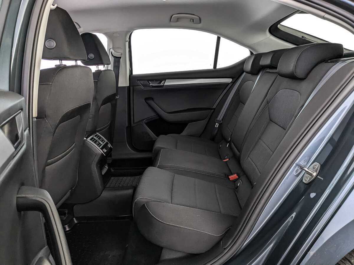 Б/У Шкода Суперб 2018 года. Фото: #13