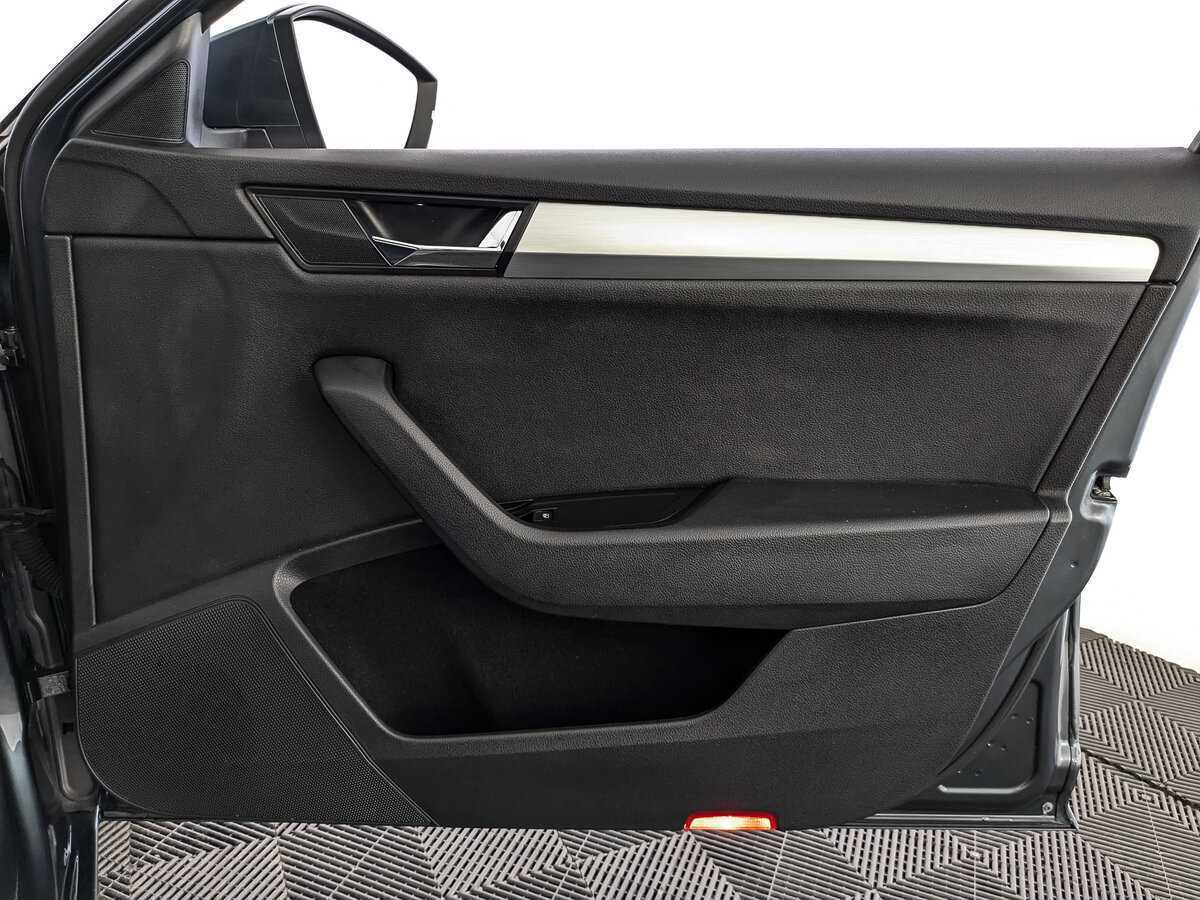 Б/У Шкода Суперб 2018 года. Фото: #20